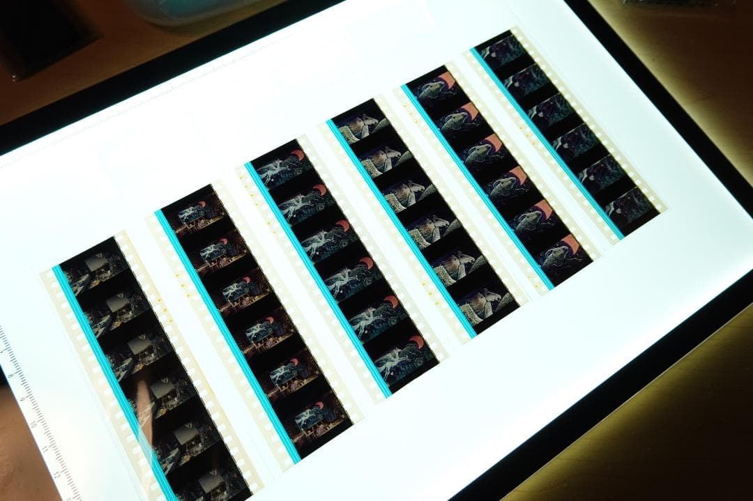 ジブリ映画フィルム　魔女の宅急便　ウルスラの絵６枚セット