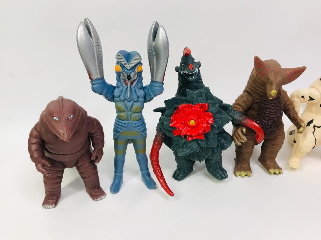 ウルトラマンギンガ　DXギンガスパーク　ウルトラ怪獣500 ライブサイン ソフビ