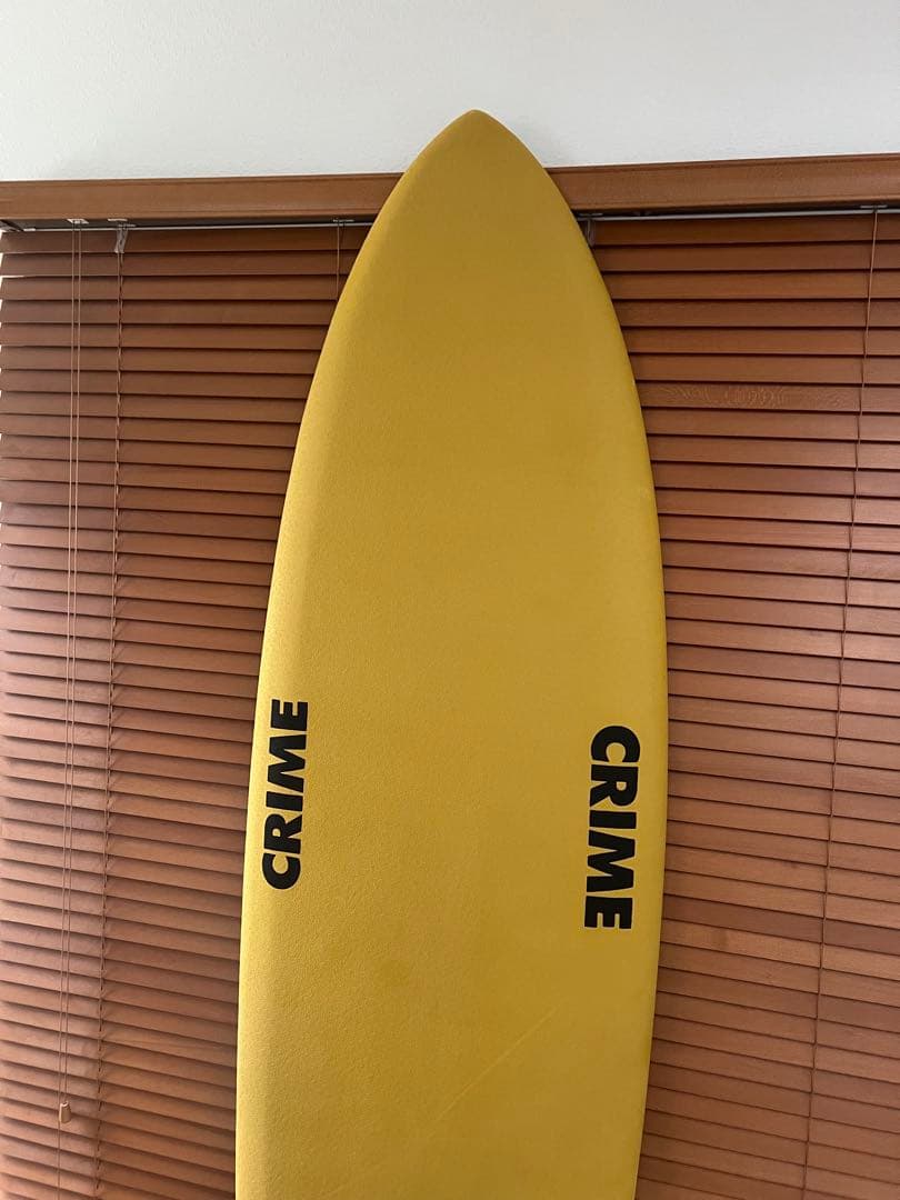 新品同様 CRIME サーフボード ミッドレングス ファンボード