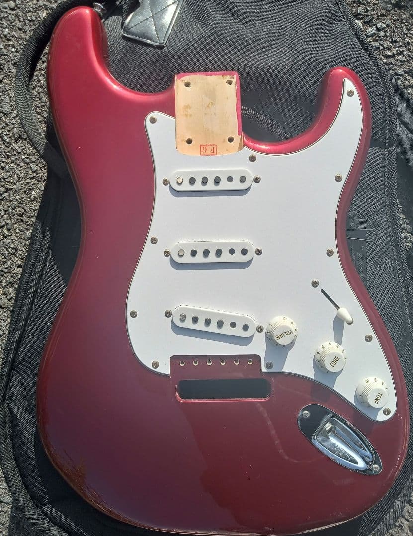 フジゲン　ボディ　ストラトキャスター