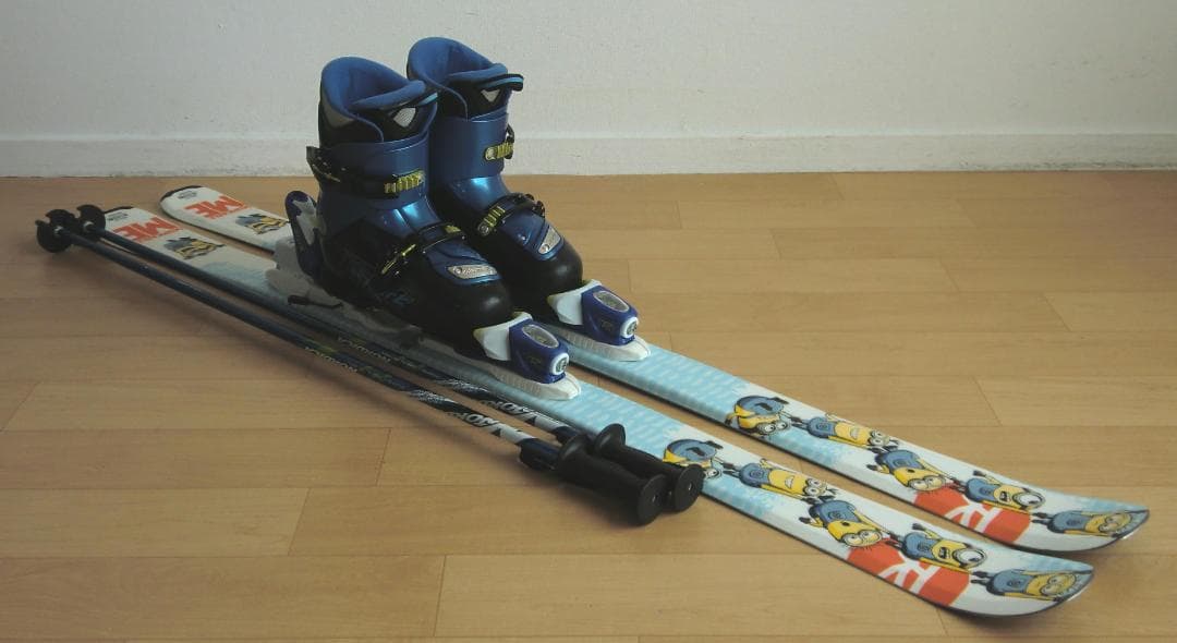 ■■送料無料■ジュニア用スキーフルセット■板140靴24■WAX済■ミニオン■■