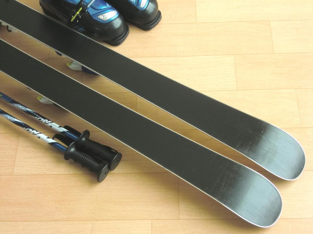 ■■送料無料■ジュニア用スキーフルセット■板140靴24■WAX済■ミニオン■■