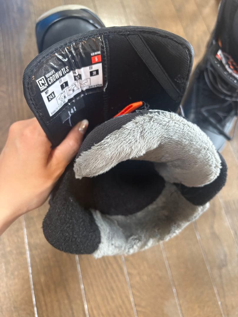 NITRO CROWN TLS 女性用スノーボードブーツ US 7