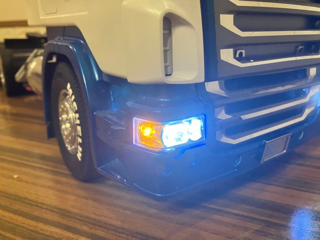 タミヤ 1/14フォードエアロマックス→スカニアスワップ