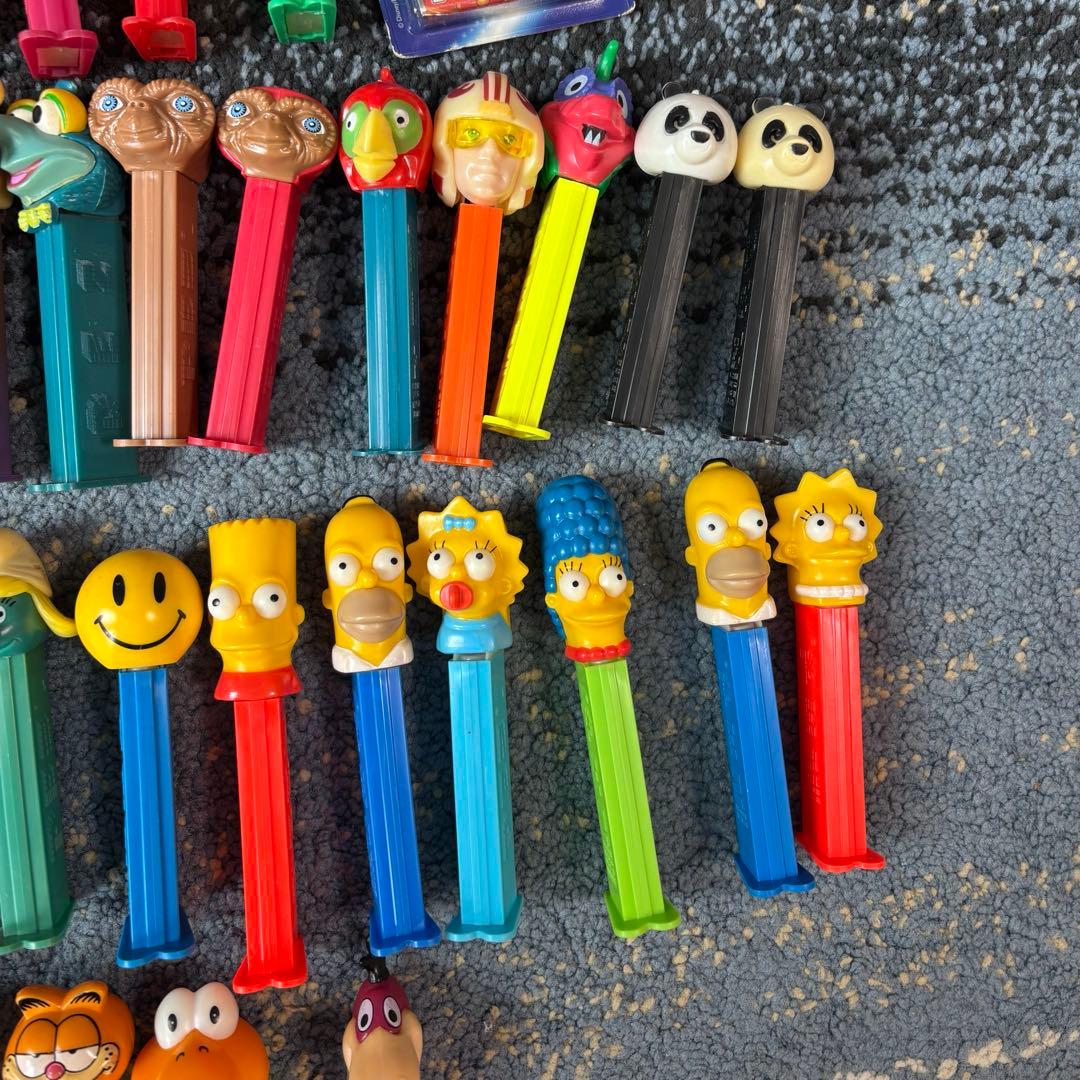 大量まとめ売り　ペッツ　PEZ ディスペンサー　82本