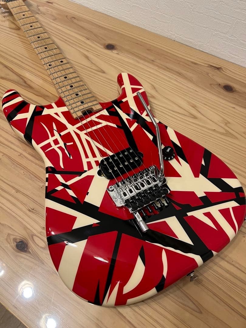 美品！EVH Striped Red with Black Stripes