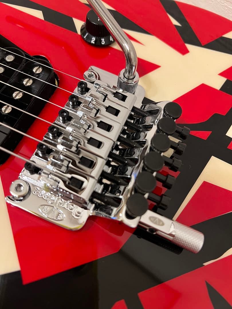 美品！EVH Striped Red with Black Stripes