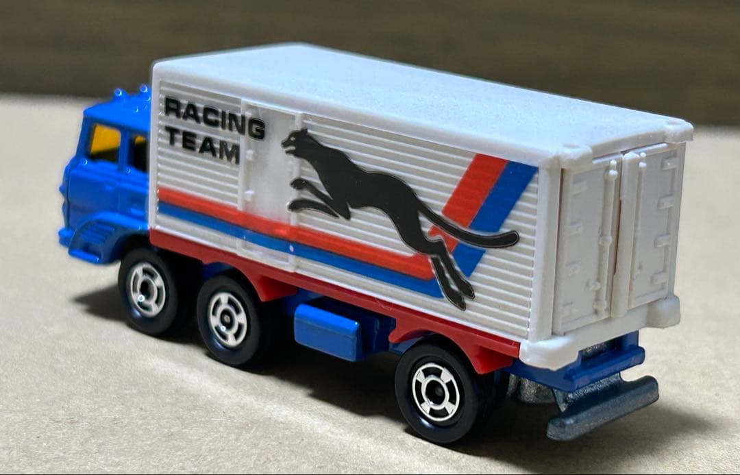 日本製 トミカ 三菱ふそう パネルバン レーシングチーム トランスポート