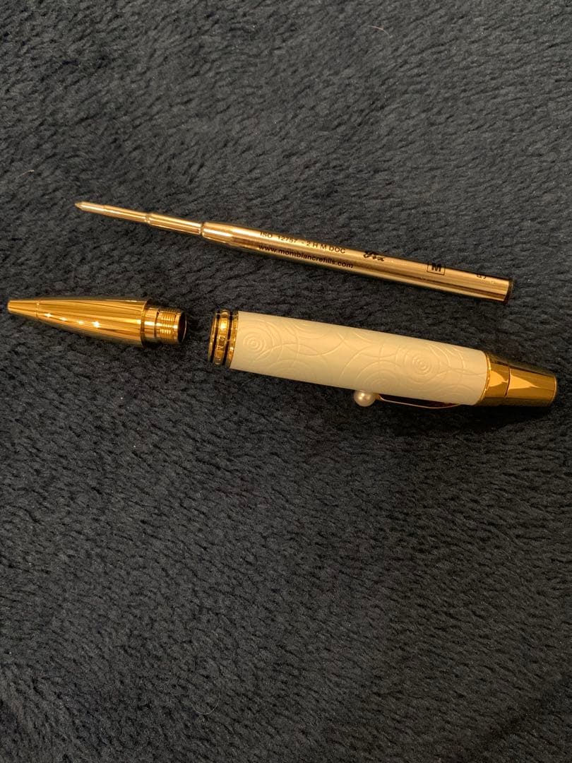 モンブラン　ボールペン　ボエムプレシャスメタルラッカー　パール
