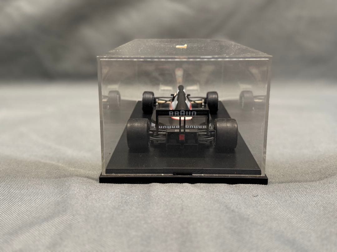BRAUN F1 ミニカー ディスプレイケース付き