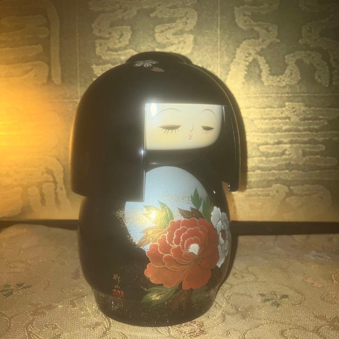 【特級呪物】金彩の花が描かれた美しきこけし人形　座敷童子様　縁起物　金運　開運