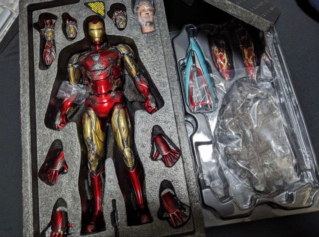 ホットトイズ アイアンマン　マーク85 バトルダメージ　hottoys