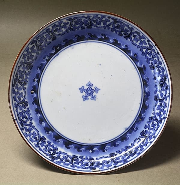 古印判型紙摺 波濤に蛸唐草文 七寸皿