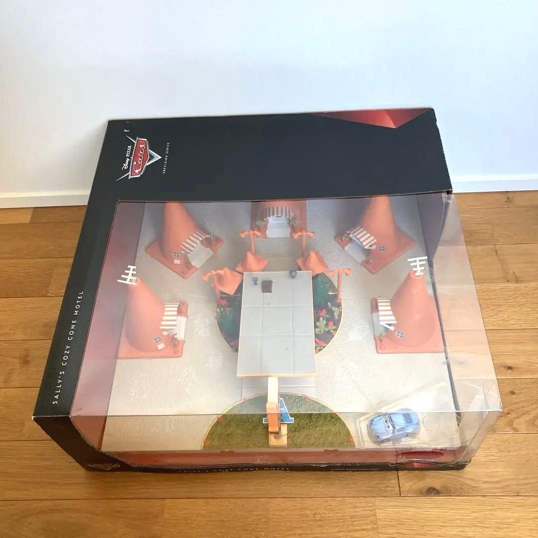【１点限り!!】新品未開封 カーズ プレシジョン サリー モーテル ディズニー