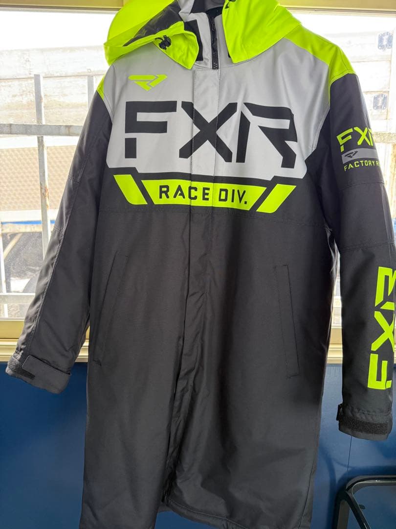 FXR ウォームアップコート