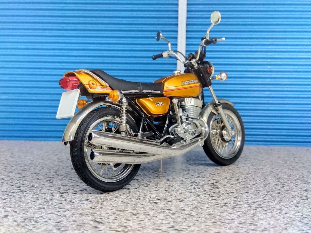 Scale-Bikes 1/18ミニカー カワサキ 750 H2 Mach Ⅳ