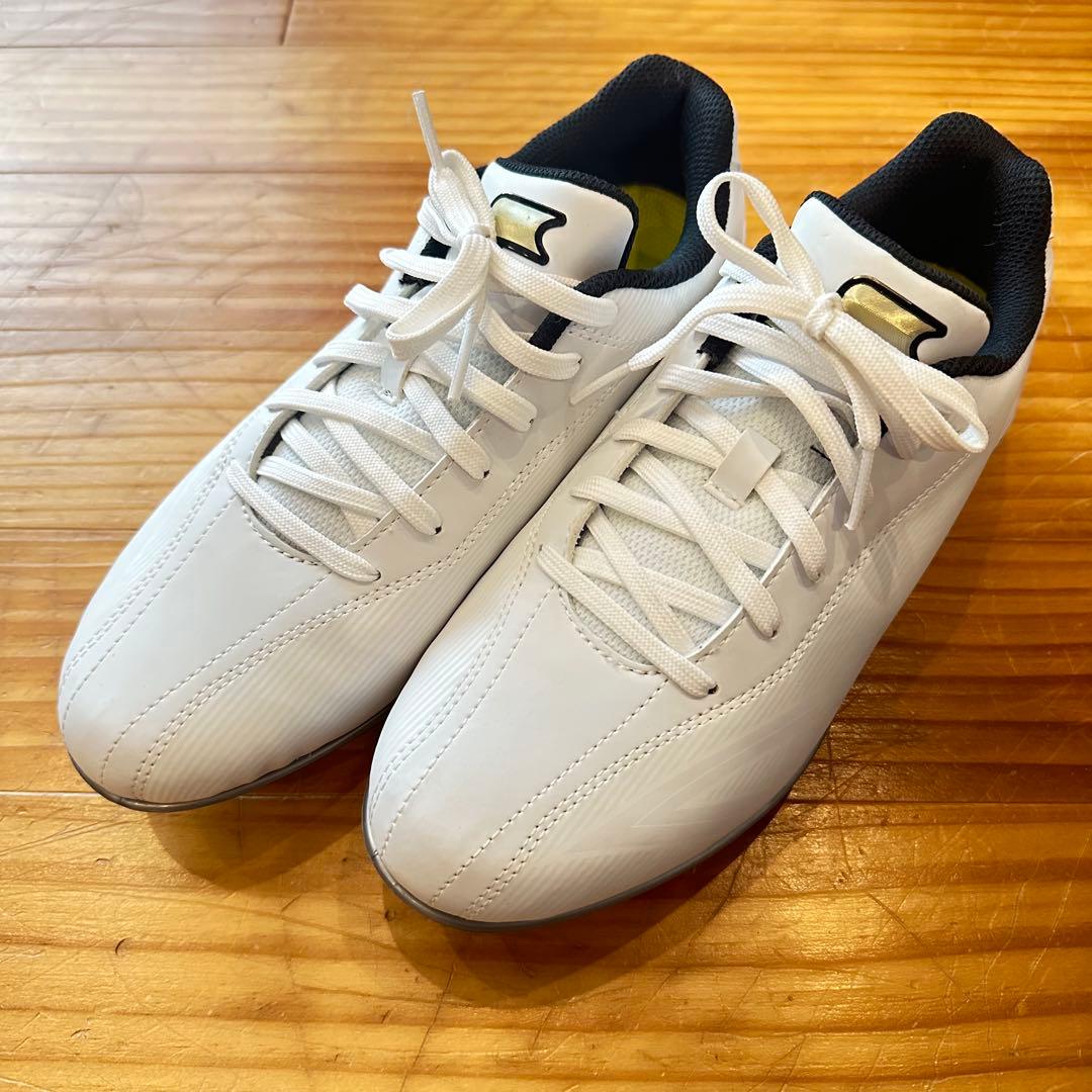 ホワイト スパイクシューズ