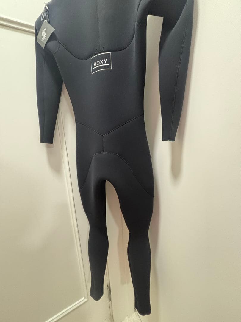 セール中新品未使用 ML ROXY フルスーツ 2/3 Hybrid U-Zip