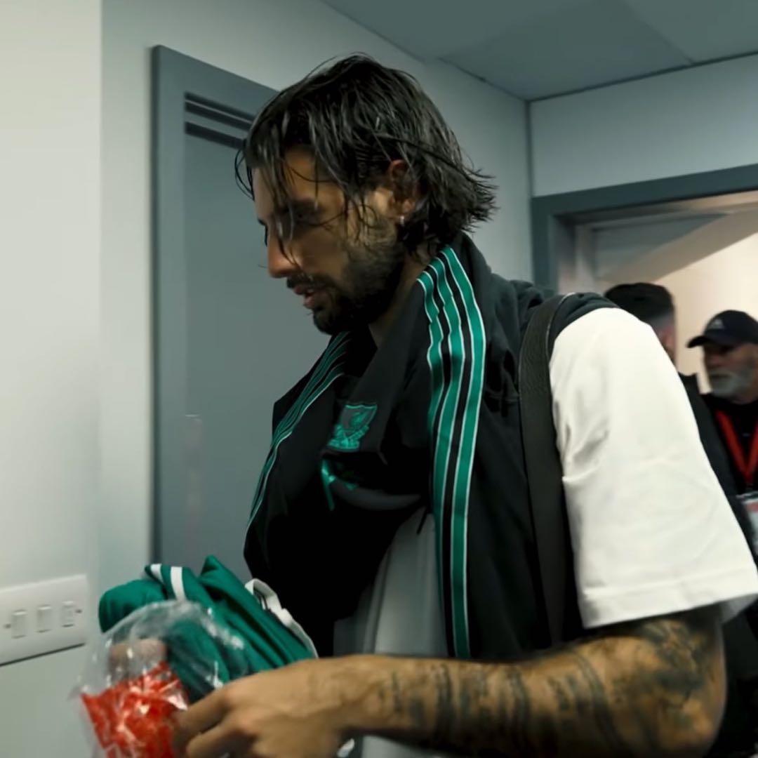 リバプール adidasoriginals スウェットシャツ 25/26