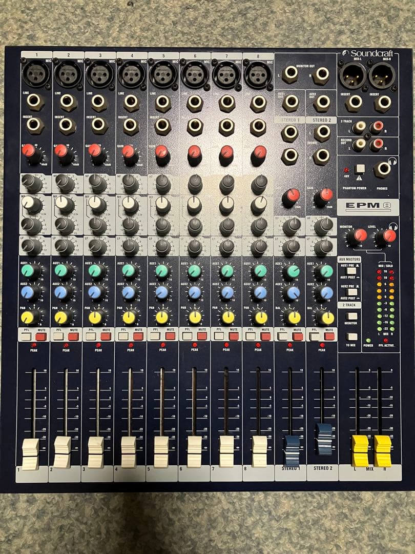 Soundcraft EPM 8 アナログミキサー