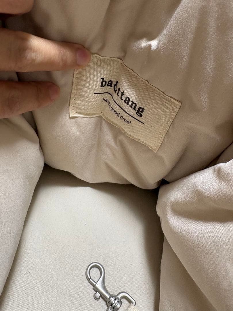 【ほぼ未使用】ba&ttang ベージュ キャリーバッグ　M カーベルト付き