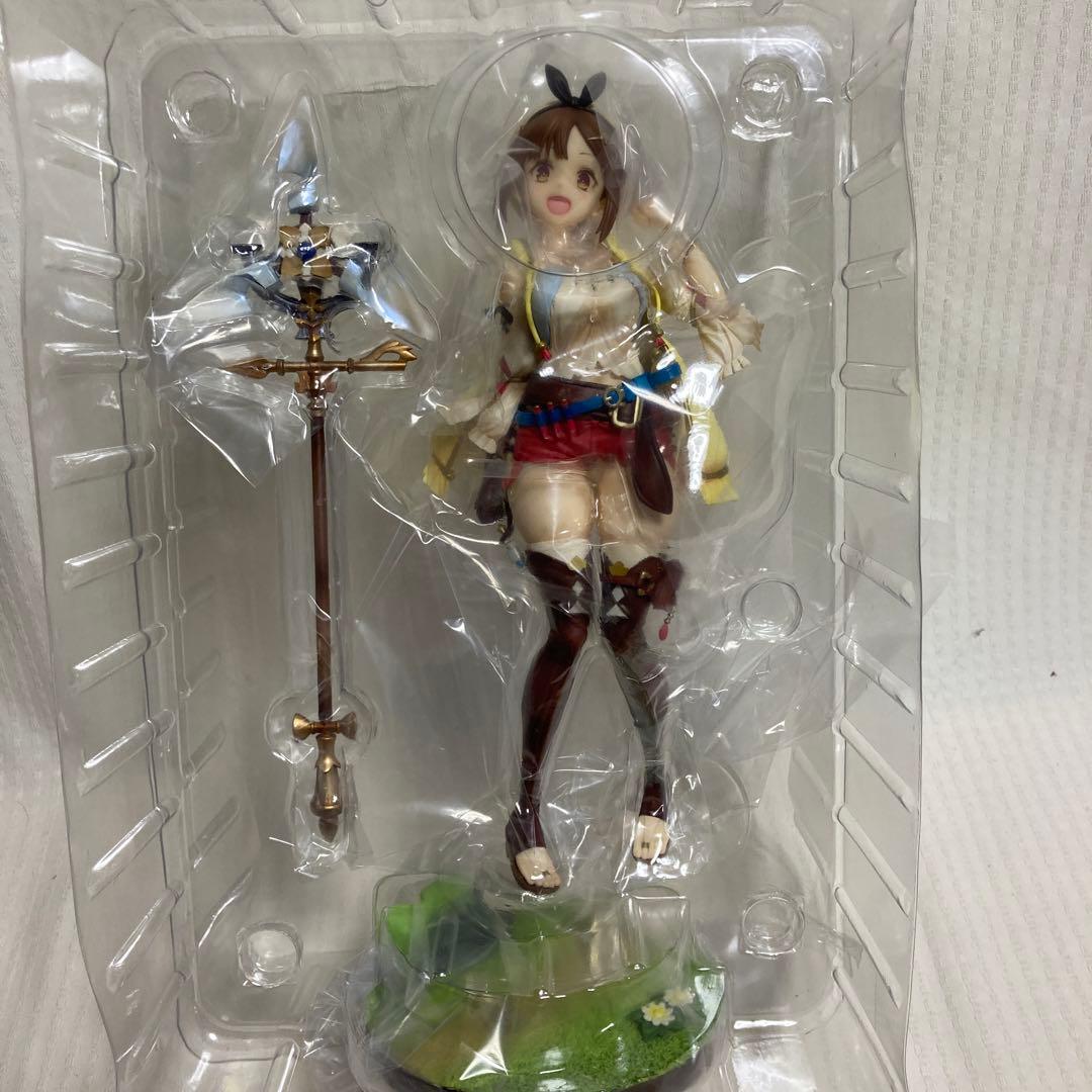 Wonderful Works ライザ 1/7スケールフィギュア