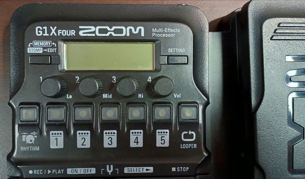 タイムセール【ギターエフェクター】ZOOM G1XFOUR ＋アダプター＋オマケ