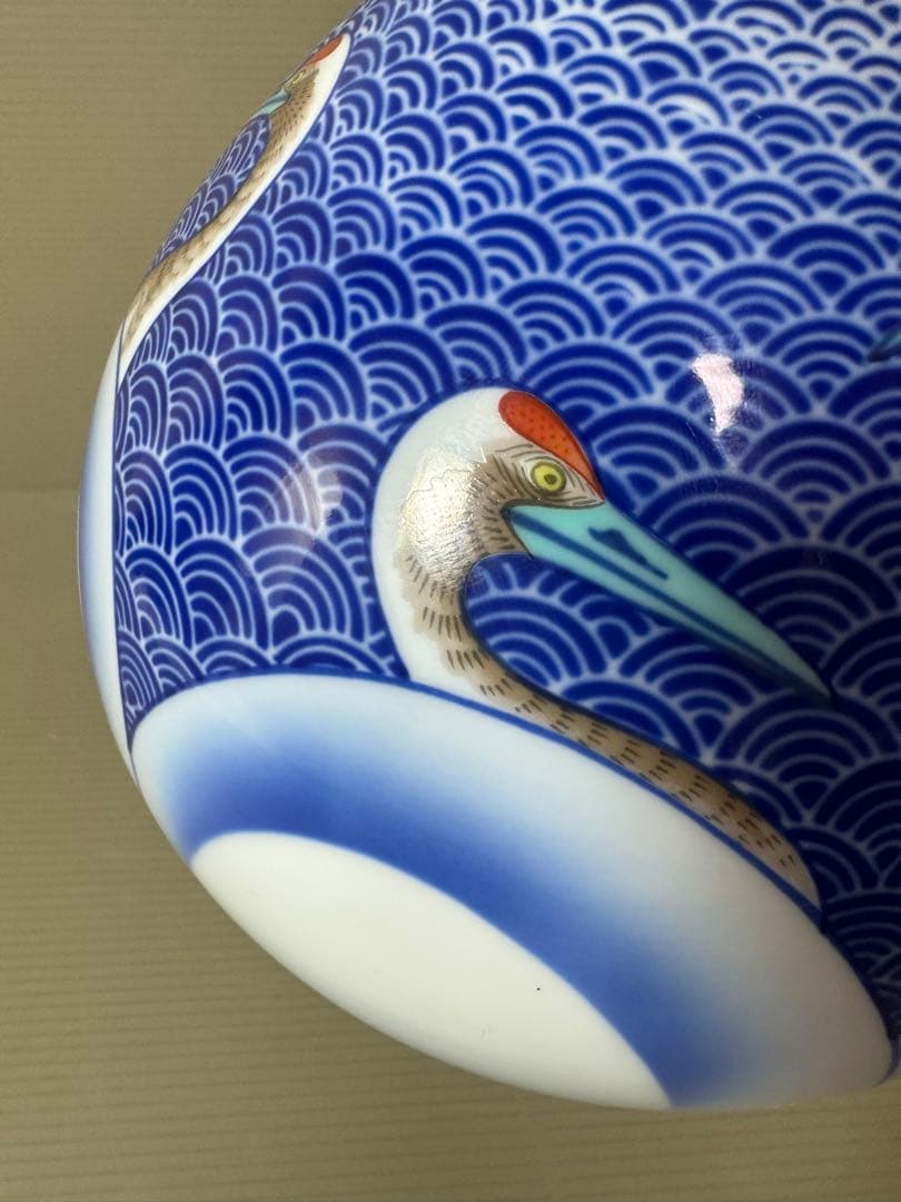 2886 香蘭社　鶴絵　青海波　花瓶　金彩