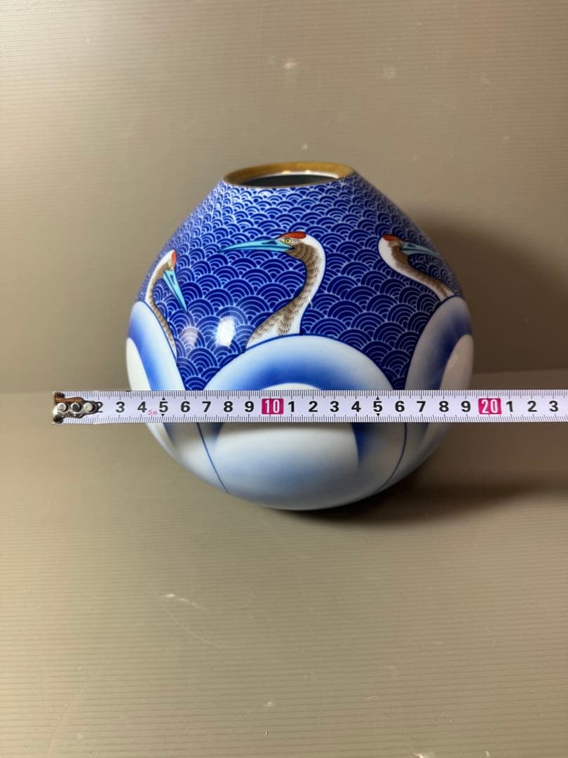 2886 香蘭社　鶴絵　青海波　花瓶　金彩