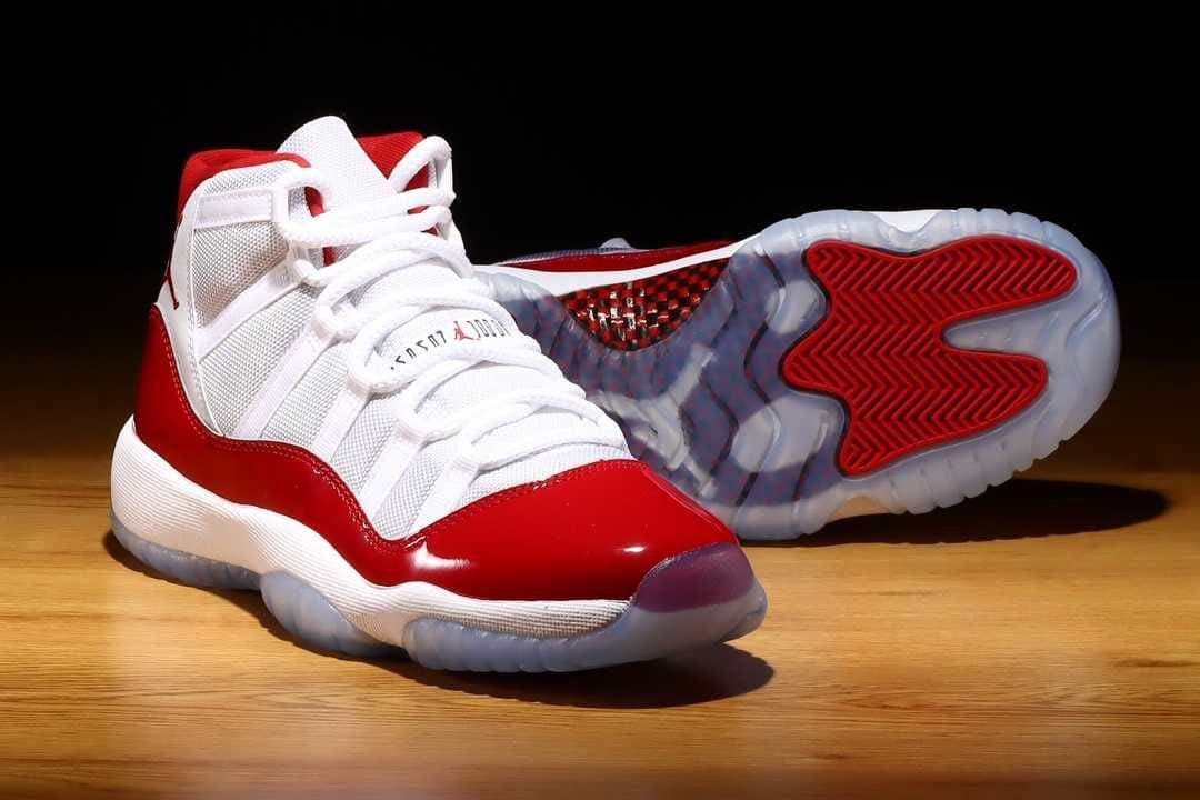 ナイキ　エアジョーダン　11 Varsity Red 27センチ