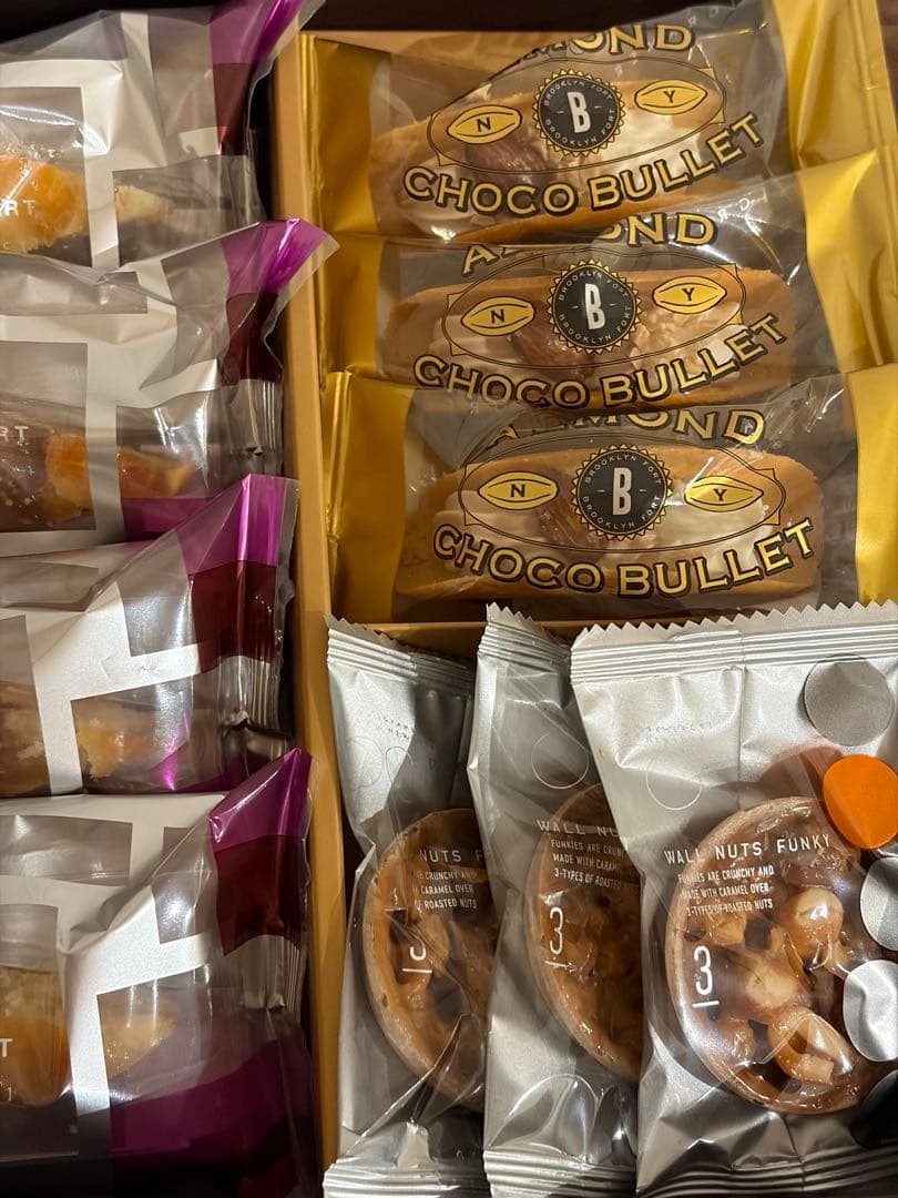 【ヨックモック】【グランマシーNY】【ブルボン】菓子&ピンクカーディガン