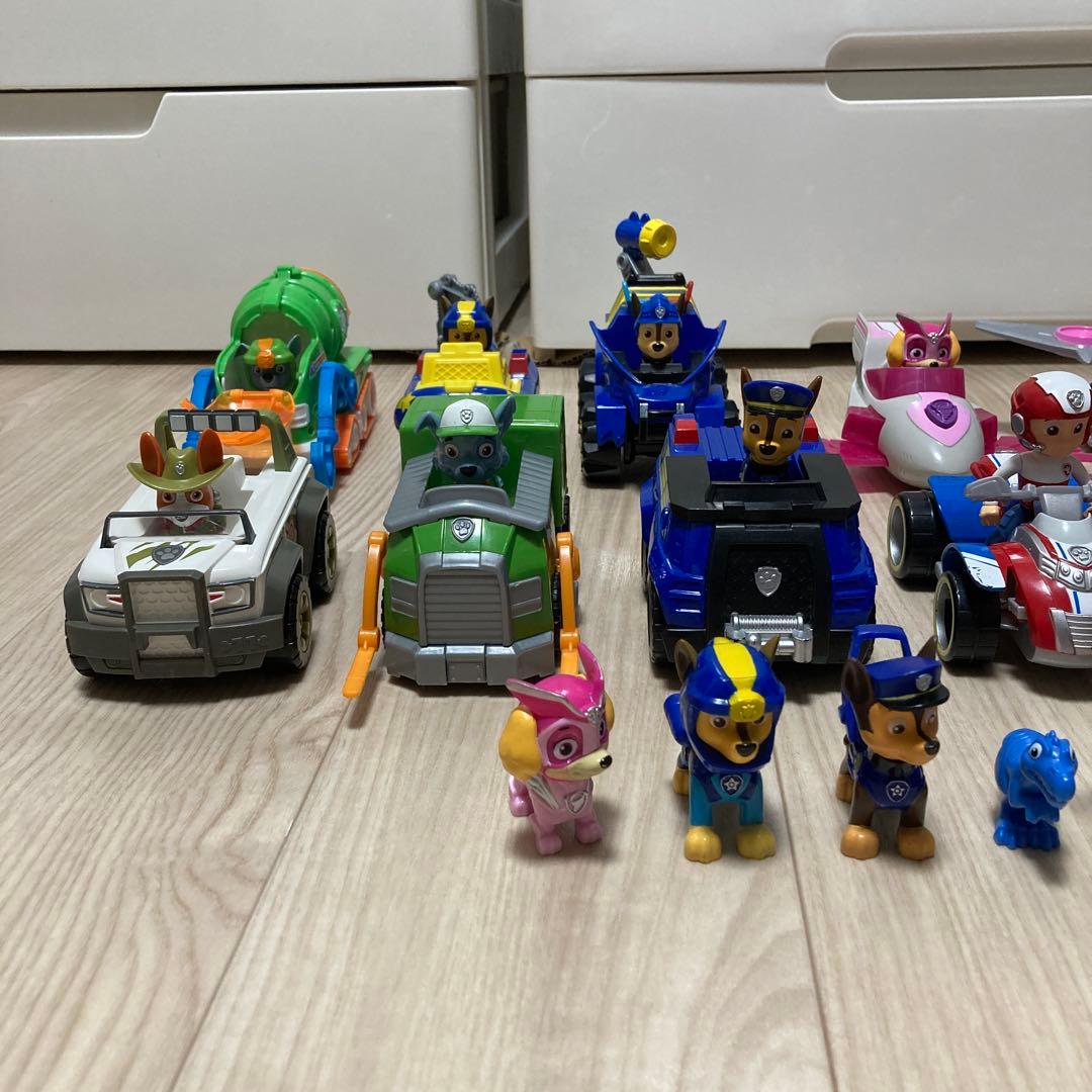 パウ・パトロール フィギュアとビークルセット