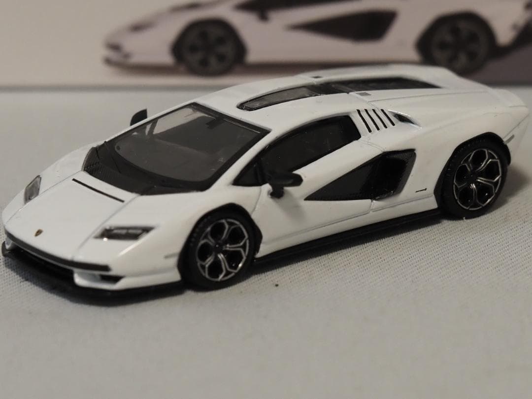 ミニカー MINI GT Lamborghini Countach LPI 800-4