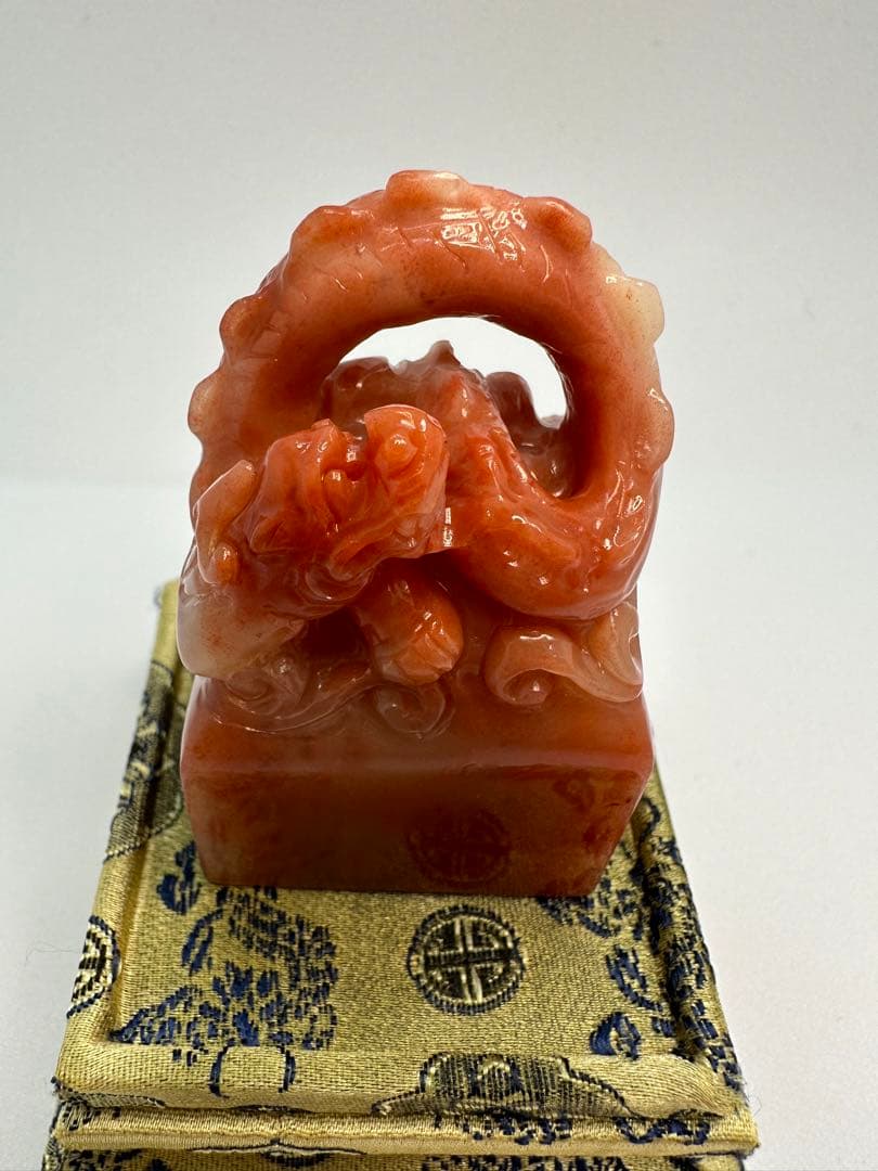 56 ラオス石　 手彫り　瑞獣　高級　印材　印石　篆刻　書道　落款　関防