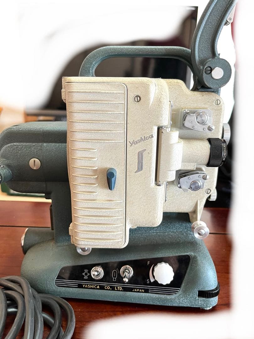 映写機　8mm yashica