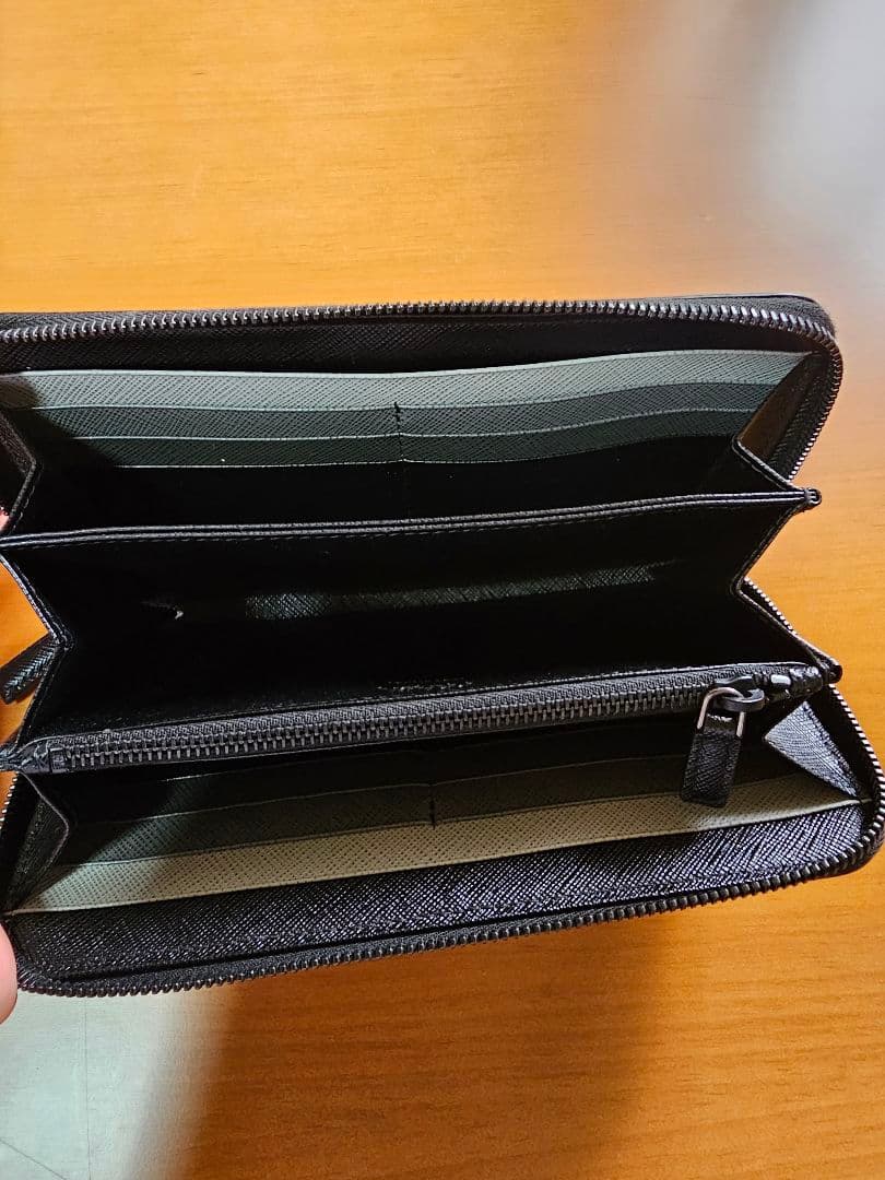 【PRADA】ラウンドファスナー長財布 2ML317