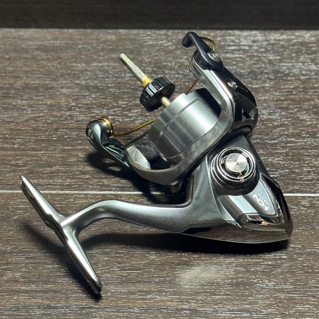 美品 シマノ 16ヴァンキッシュC3000HG ボディのみ