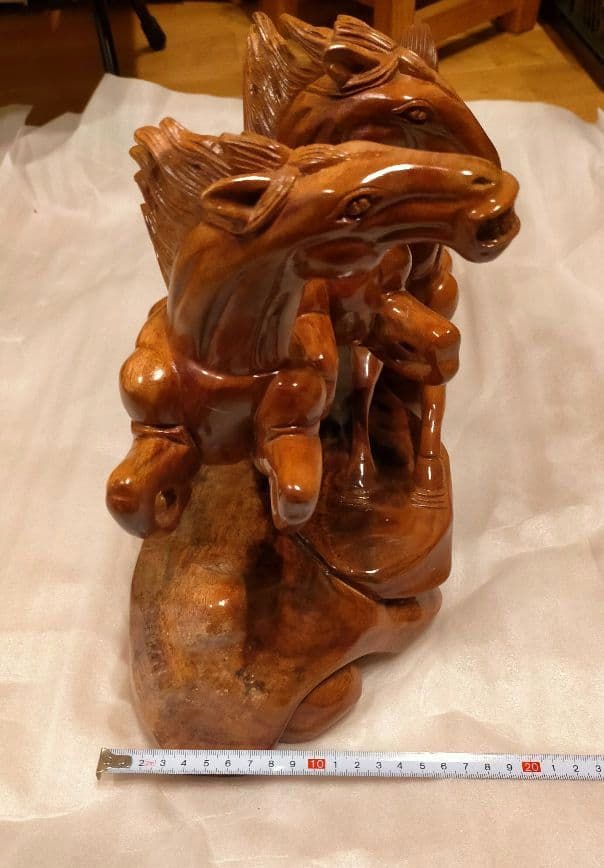 木製馬の彫刻 天然木 木彫り 約47X18X30cm