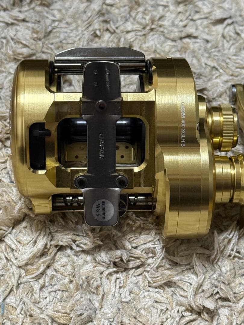 シマノ カルカッタコンクエストMD 400XGLH ベイトリール　右ハンドル