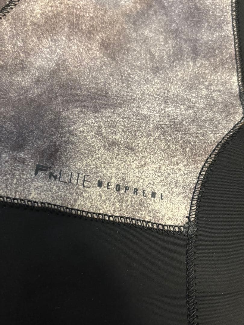 クイックシルバー　スプリング　Lサイズ