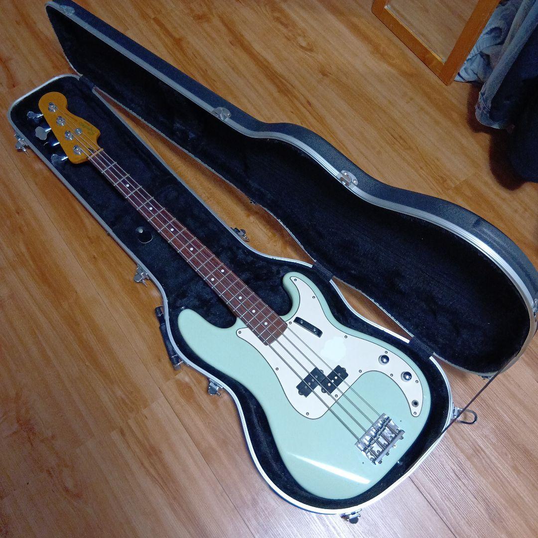 エレキベース用 ハードケース　鍵付き