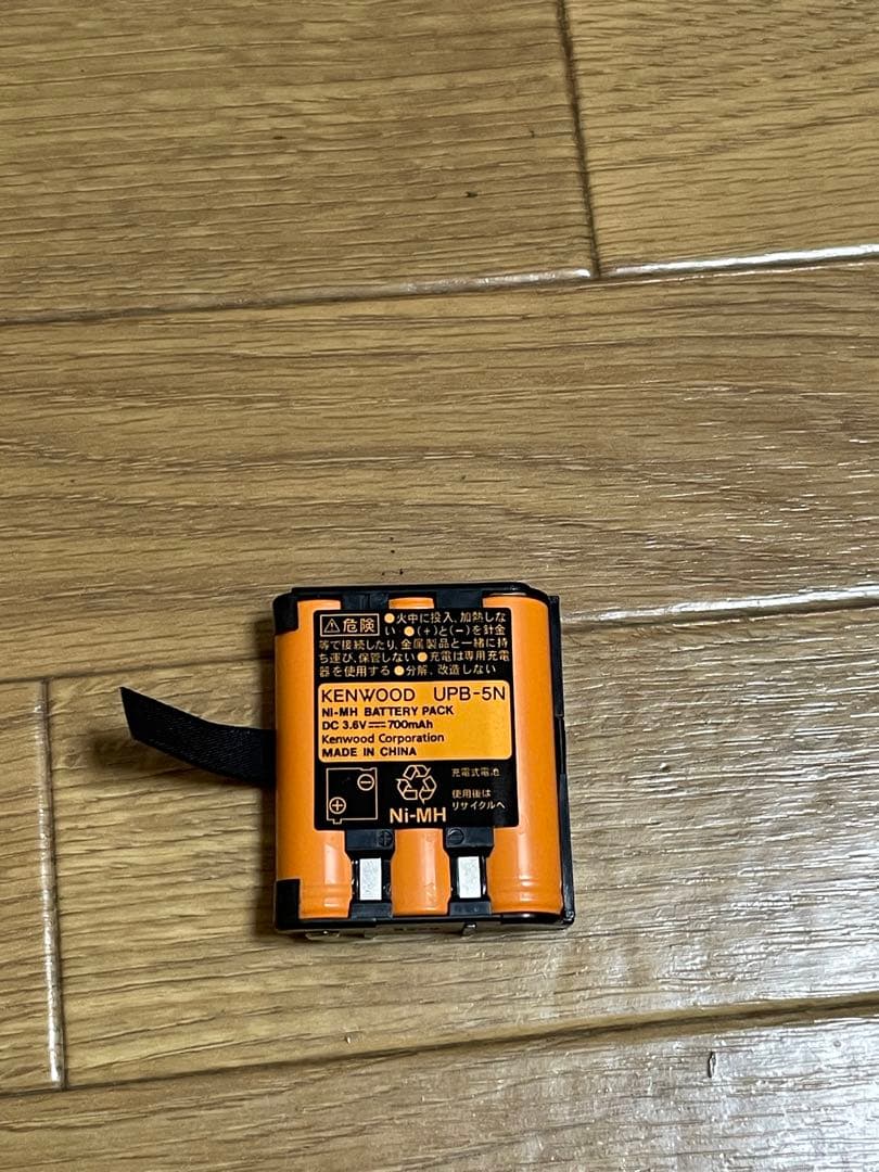 KENWOOD トランシーバー 他（充電器・バッテリー・スピーカーマイク）