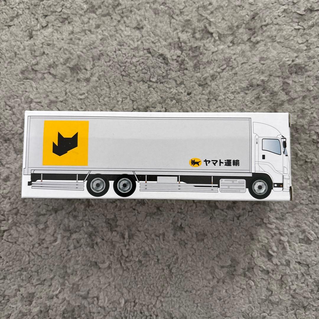ヤマト運輸　非売品　ミニカー 大型10t車　1台 小型　2t車　１台