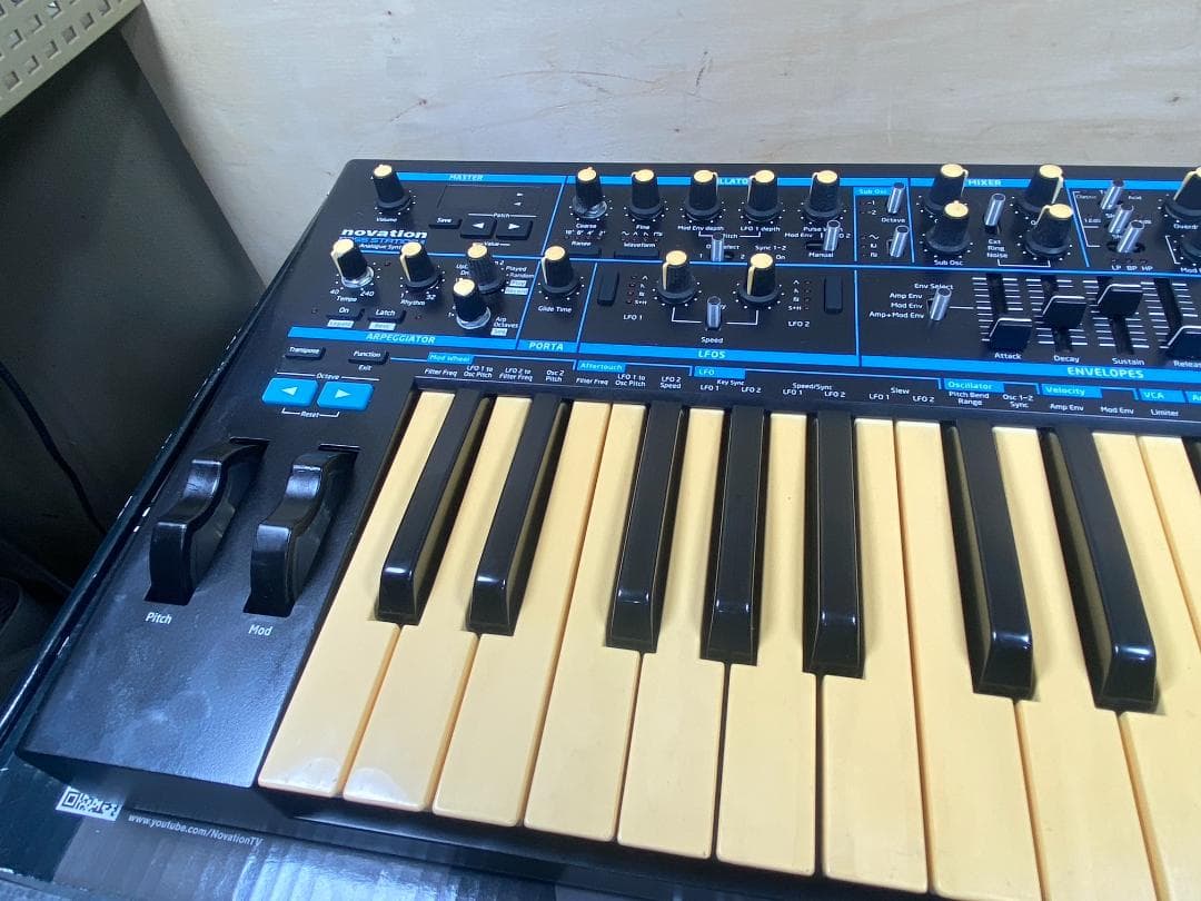 1026 NOVATION BASS STATION 2 シンセサイザー