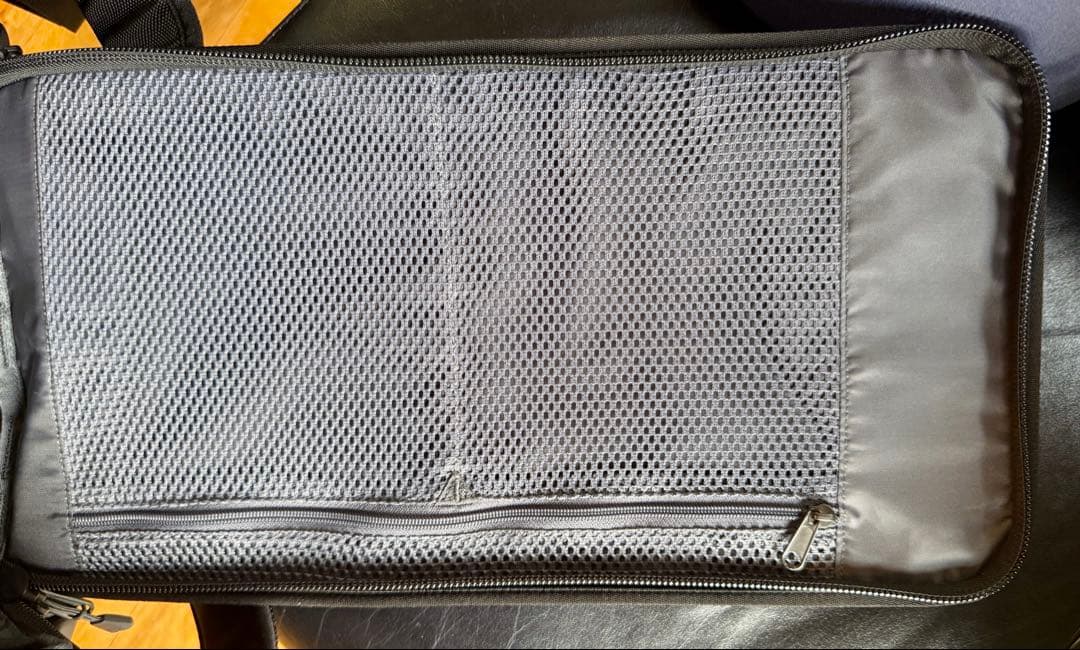 お*ん様 Db Journey The Hugger ボストンバッグ リュック