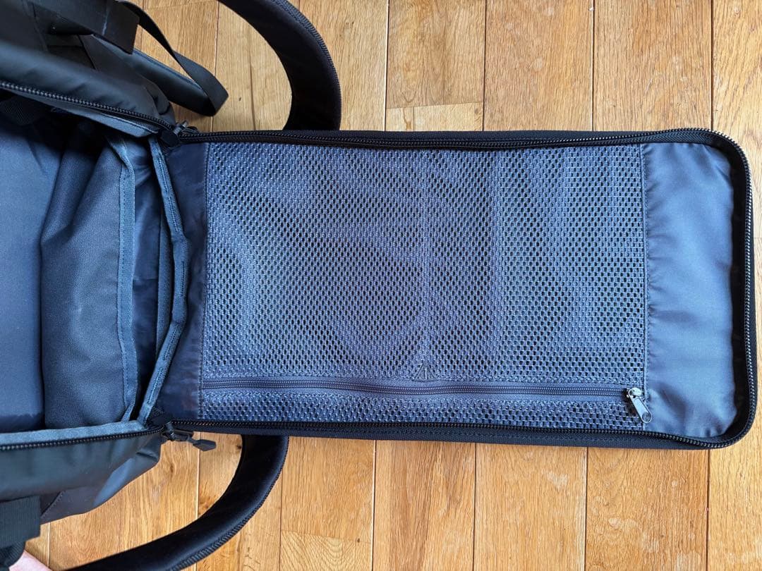 お*ん様 Db Journey The Hugger ボストンバッグ リュック