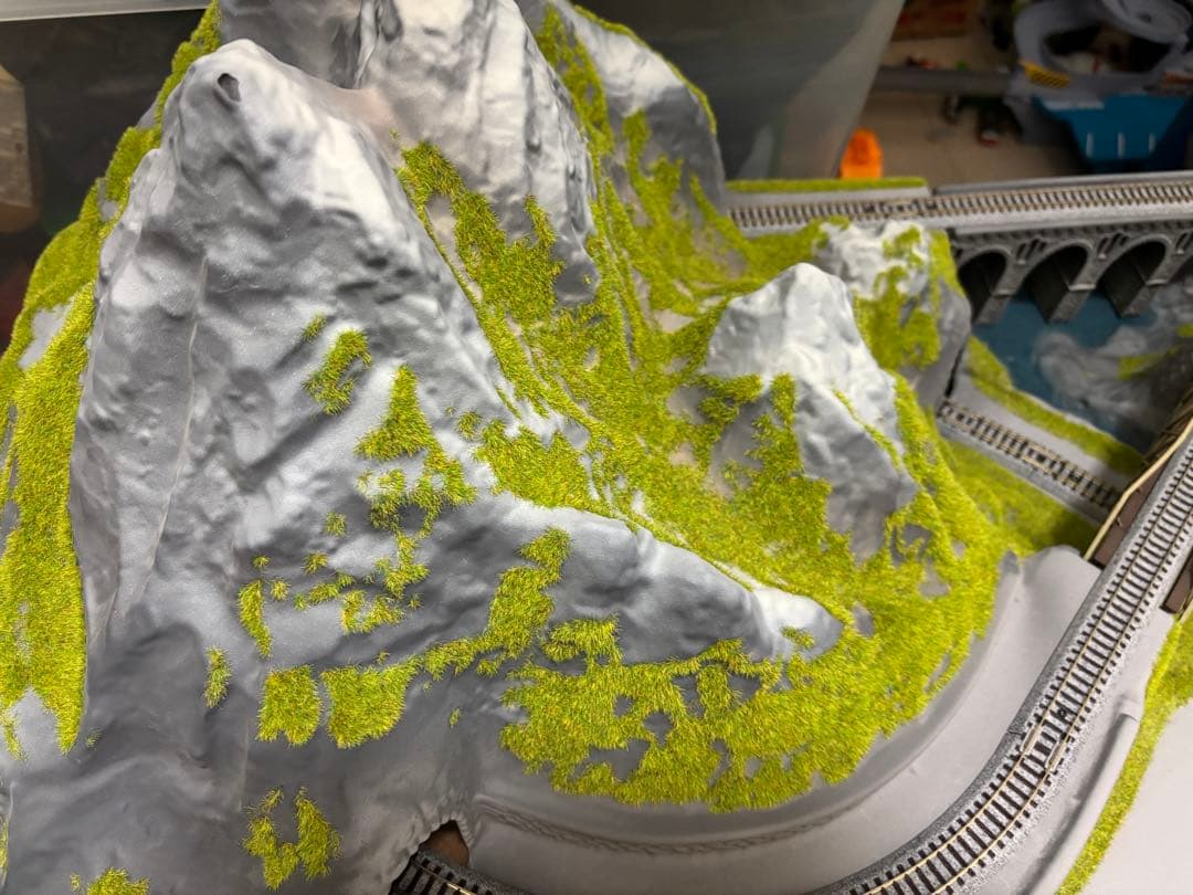 KATO(ラウンドハウス) Nゲージ　アルプスの氷河特急デスクトップレイアウト