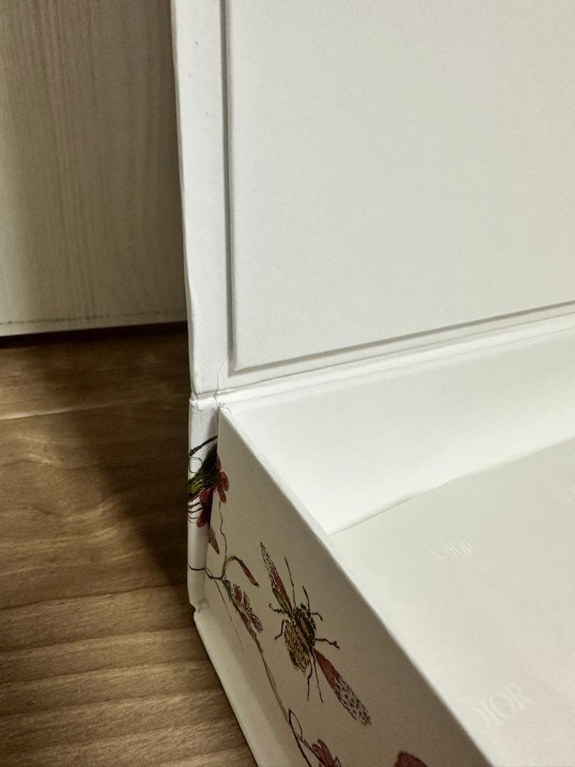 Dior 2024クリスマス限定ギフトボックス　紙袋　￼￼星のチャーム付き