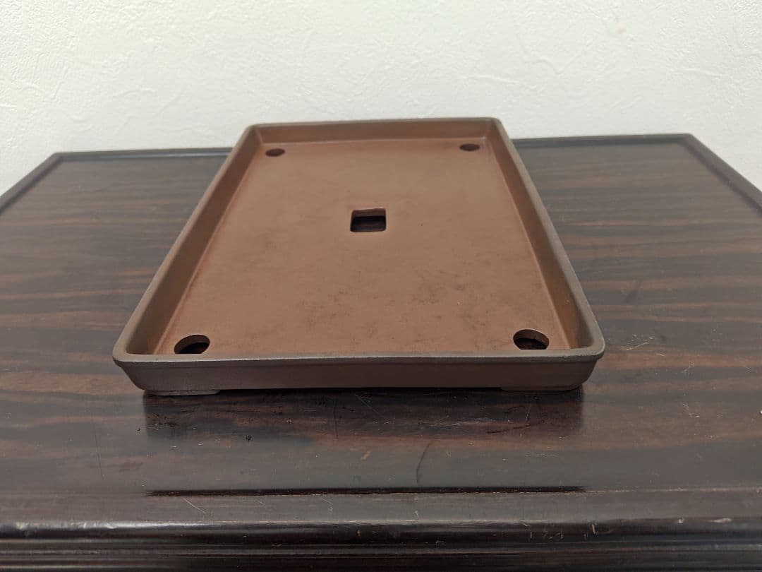ブラウン長方形陶器製中型盆栽鉢　約31cm x 23cm×3cm 落款あり