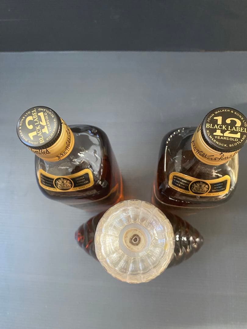 3本まとめてジョニーウォーカー とXO